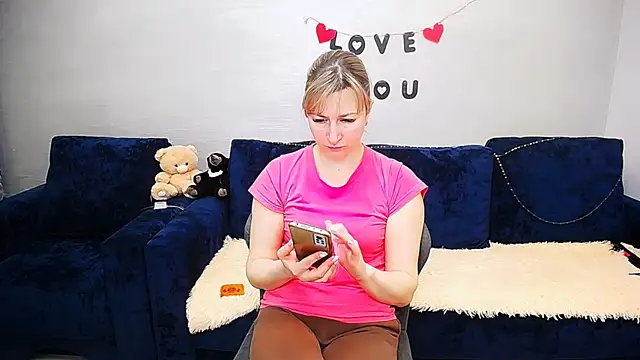 Snapshot of Incredible_Ariela chatting on April 2026 01:51:01 PM Incredible Ariela online show from April 2026 01:51:01 PM