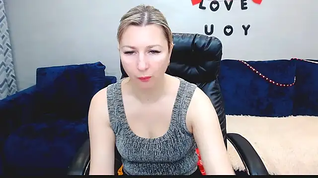 Snapshot of Incredible_Ariela chatting on November 2025 10:38:02 AM Incredible Ariela online show from November 2025 10:38:02 AM