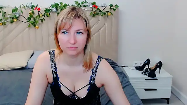 Snapshot of Incredible_Ariela chatting on April 2026 07:14:01 AM Incredible Ariela online show from April 2026 07:14:01 AM