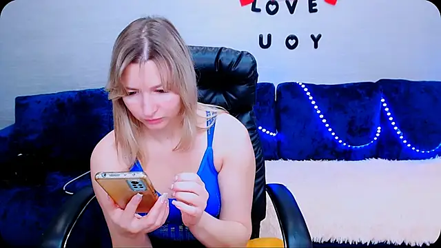 Snapshot of Incredible_Ariela chatting on October 2025 11:11:01 AM Incredible Ariela online show from October 2025 11:11:01 AM