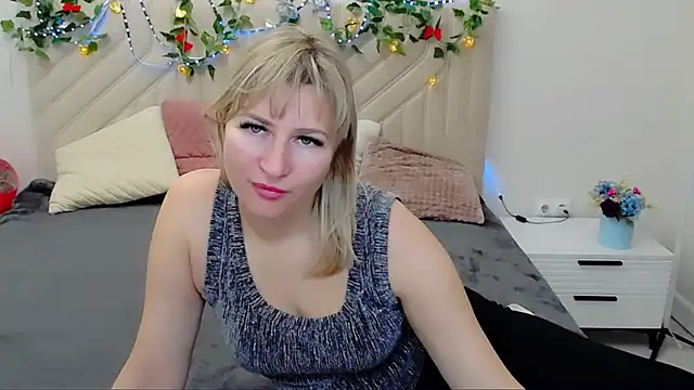 Snapshot of Incredible_Ariela chatting on November 2025 12:22:01 PM Incredible Ariela online show from November 2025 12:22:01 PM