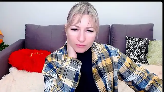 Snapshot of Incredible_Ariela chatting on November 2025 08:58:02 AM Incredible Ariela online show from November 2025 08:58:02 AM