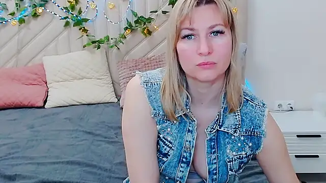 Snapshot of Incredible_Ariela chatting on March 2026 05:35:01 PM Incredible Ariela online show from March 2026 05:35:01 PM