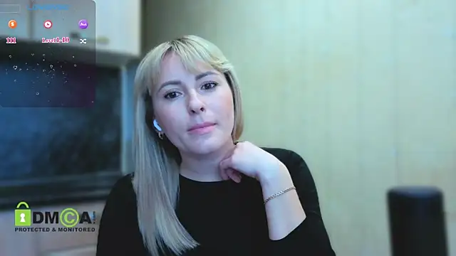 Snapshot of Smoorodinkaa chatting on April 2026 07:37:02 AM Smoorodinkaa online show from April 2026 07:37:02 AM