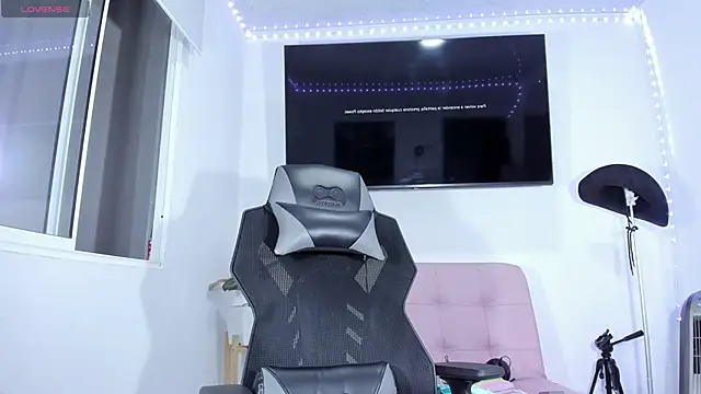 emily palmeer online show from March 2026 10:52:02 AM