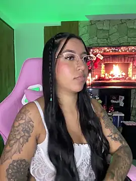 Snapshot of Tamara_Roberts1 chatting on December 2024 05:23:01 AM Tamara Roberts1 online show from December 2024 05:23:01 AM