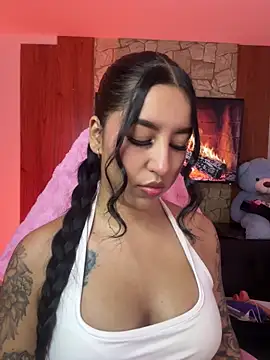 Snapshot of Tamara_Roberts1 chatting on May 2026 11:12:02 PM Tamara Roberts1 online show from May 2026 11:12:02 PM