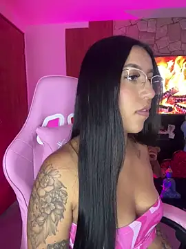 Snapshot of Tamara_Roberts1 chatting on January 2025 01:58:01 AM Tamara Roberts1 online show from January 2025 01:58:01 AM