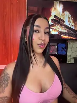 Snapshot of Tamara_Roberts1 chatting on May 2026 01:26:01 AM Tamara Roberts1 online show from May 2026 01:26:01 AM