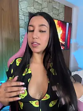 Snapshot of Tamara_Roberts1 chatting on March 2025 02:38:02 AM Tamara Roberts1 online show from March 2025 02:38:02 AM