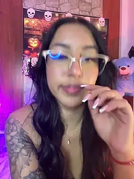 Snapshot of Tamara_Roberts1 chatting on October 2025 11:17:02 PM Tamara Roberts1 online show from October 2025 11:17:02 PM