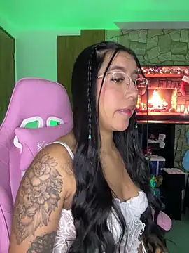 Snapshot of Tamara_Roberts1 chatting on December 2024 02:22:02 AM Tamara Roberts1 online show from December 2024 02:22:02 AM