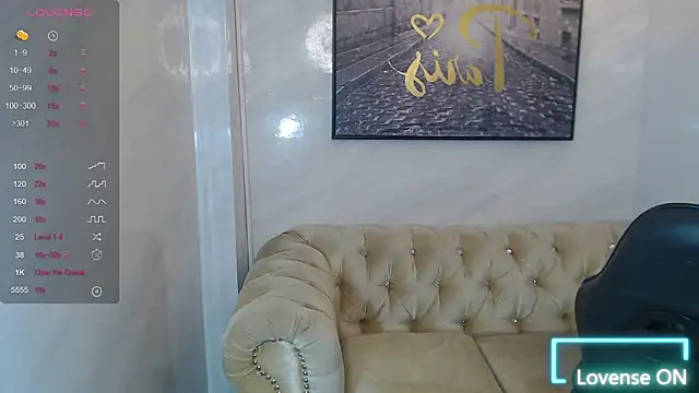 Snapshot of _Charlotte_v chatting on February 2026 01:22:01 PM Charlotte v online show from February 2026 01:22:01 PM