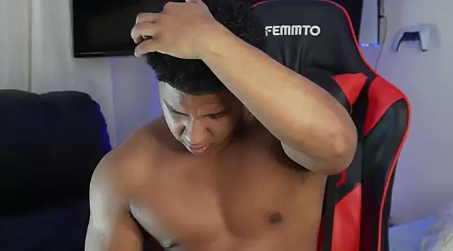 Snapshot of May_Dylan1 chatting on December 2024 12:20:02 AM May Dylan1 online show from December 2024 12:20:02 AM