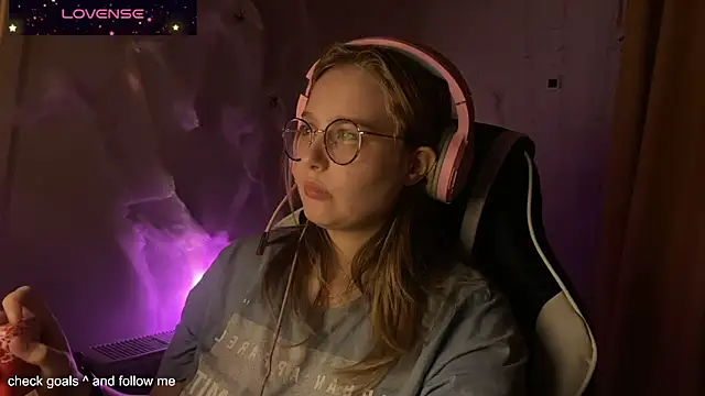 JacyWinslat online show from October 2025 05:54:01 PM