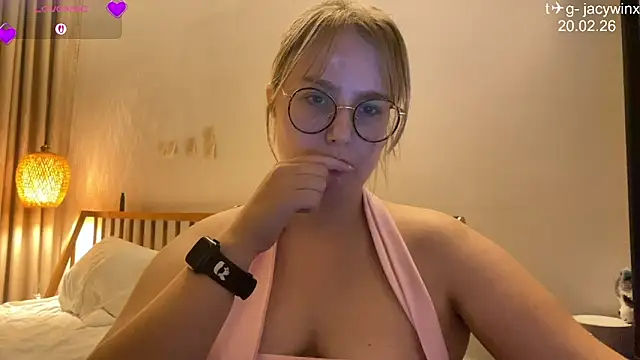 JacyWinslat online show from February 2026 03:47:01 PM