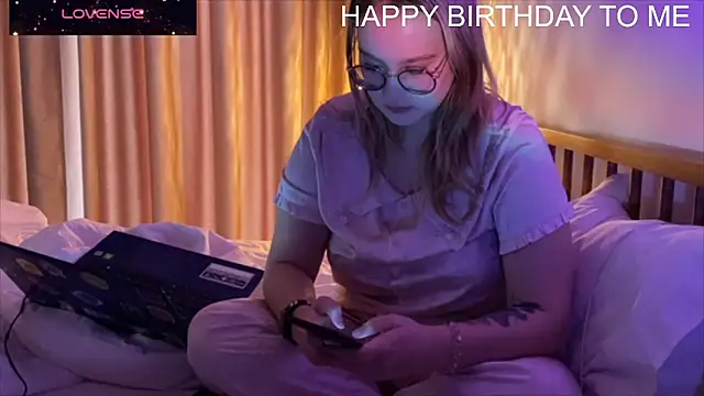 JacyWinslat online show from December 2025 01:28:02 AM