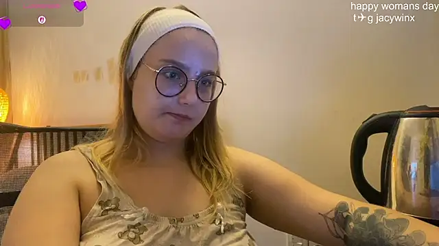 JacyWinslat online show from March 2026 05:49:01 PM