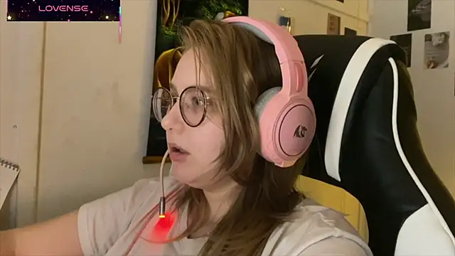 JacyWinslat online show from October 2025 03:56:01 PM