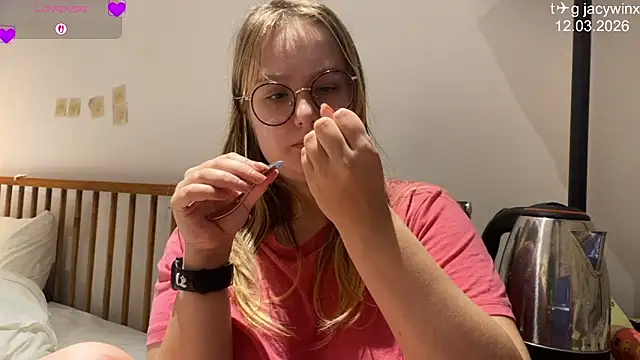 JacyWinslat online show from March 2026 06:45:01 PM