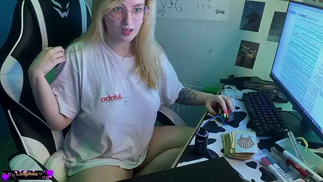 JacyWinslat online show from February 2025 06:33:02 PM