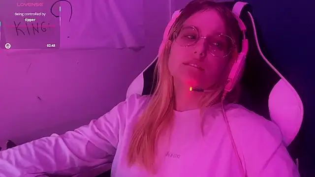 JacyWinslat online show from March 2025 07:33:01 PM