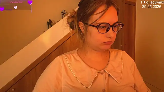 JacyWinslat online show from May 2026 10:10:01 AM