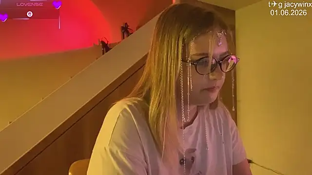 JacyWinslat online show from June 2026 09:14:01 PM