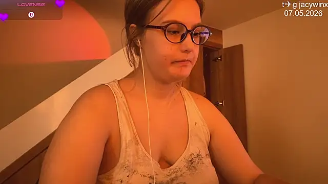 JacyWinslat online show from May 2026 09:46:02 AM