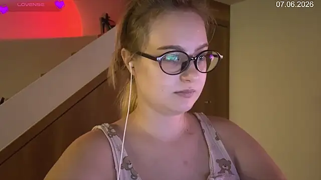 JacyWinslat online show from June 2026 01:27:02 PM