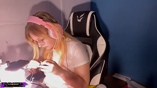 JacyWinslat online show from March 2025 01:00:02 AM