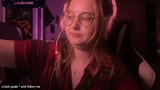 JacyWinslat online show from November 2025 04:00:01 PM