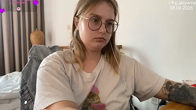 JacyWinslat online show from April 2026 10:50:02 AM