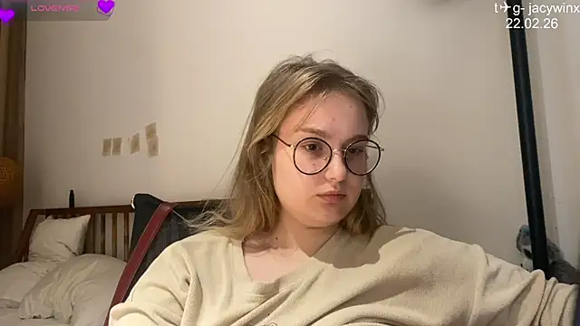 JacyWinslat online show from February 2026 04:30:01 PM