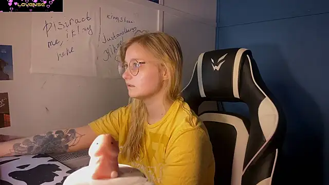 JacyWinslat online show from March 2025 08:16:01 PM