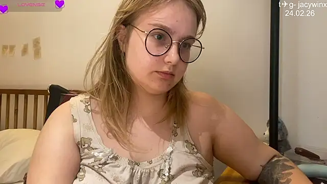 JacyWinslat online show from February 2026 05:58:01 PM