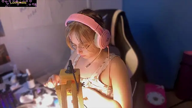 JacyWinslat online show from March 2025 03:00:01 PM