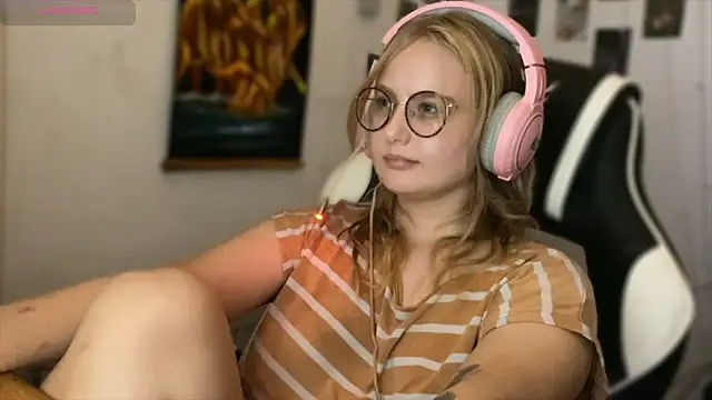 JacyWinslat online show from September 2025 06:19:02 PM