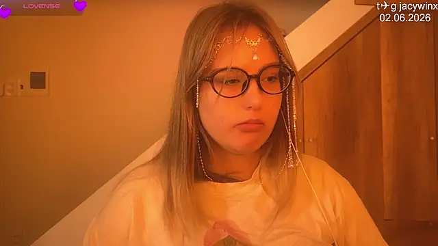 JacyWinslat online show from June 2026 09:20:02 AM