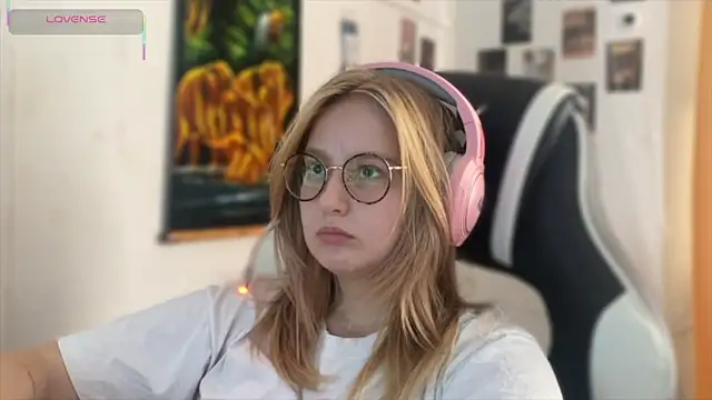 JacyWinslat online show from September 2025 12:10:01 PM