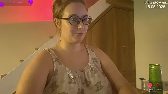JacyWinslat online show from May 2026 02:37:02 PM