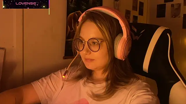 JacyWinslat online show from October 2025 08:43:01 PM