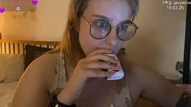 JacyWinslat online show from February 2026 11:40:01 AM