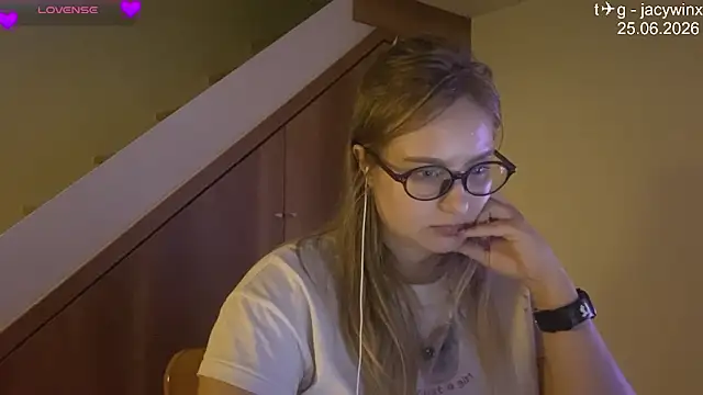 JacyWinslat online show from June 2026 01:05:01 PM
