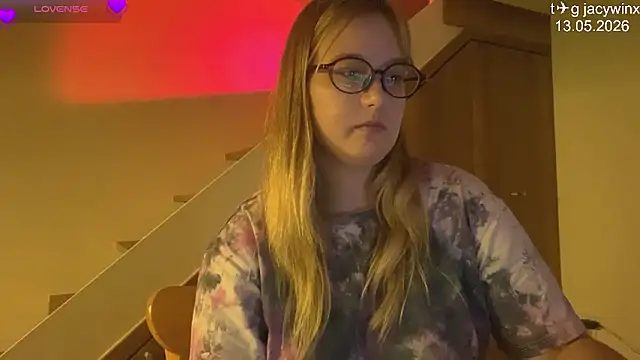 JacyWinslat online show from May 2026 10:55:01 AM