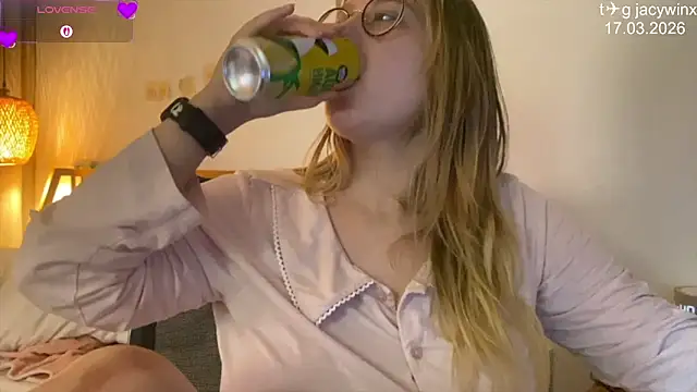 JacyWinslat online show from March 2026 09:17:01 PM