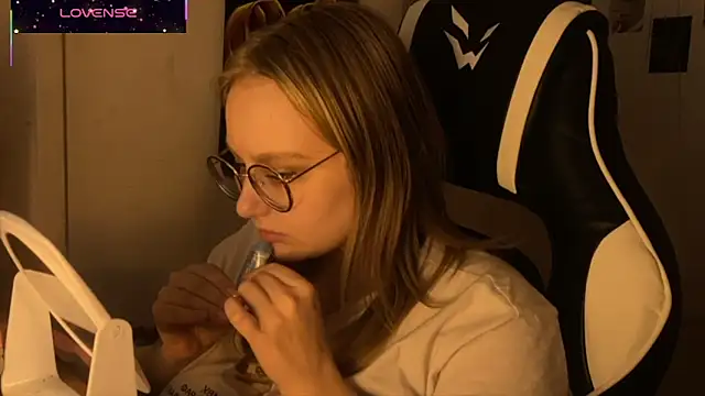 JacyWinslat online show from October 2025 06:08:02 PM