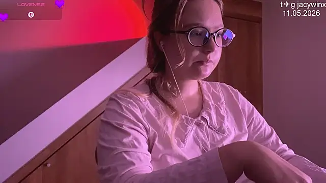 JacyWinslat online show from May 2026 02:07:01 PM