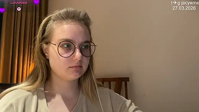 JacyWinslat online show from March 2026 10:11:01 PM