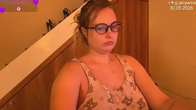 JacyWinslat online show from May 2026 10:32:01 AM